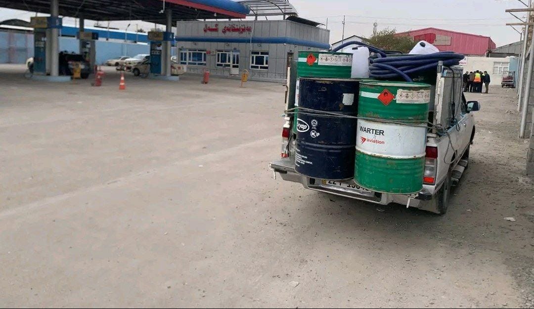 لە بەنزینخانەیەکی هەولێر لە بری نەوت؛ بەنزین دراوە بە هاووڵاتیان