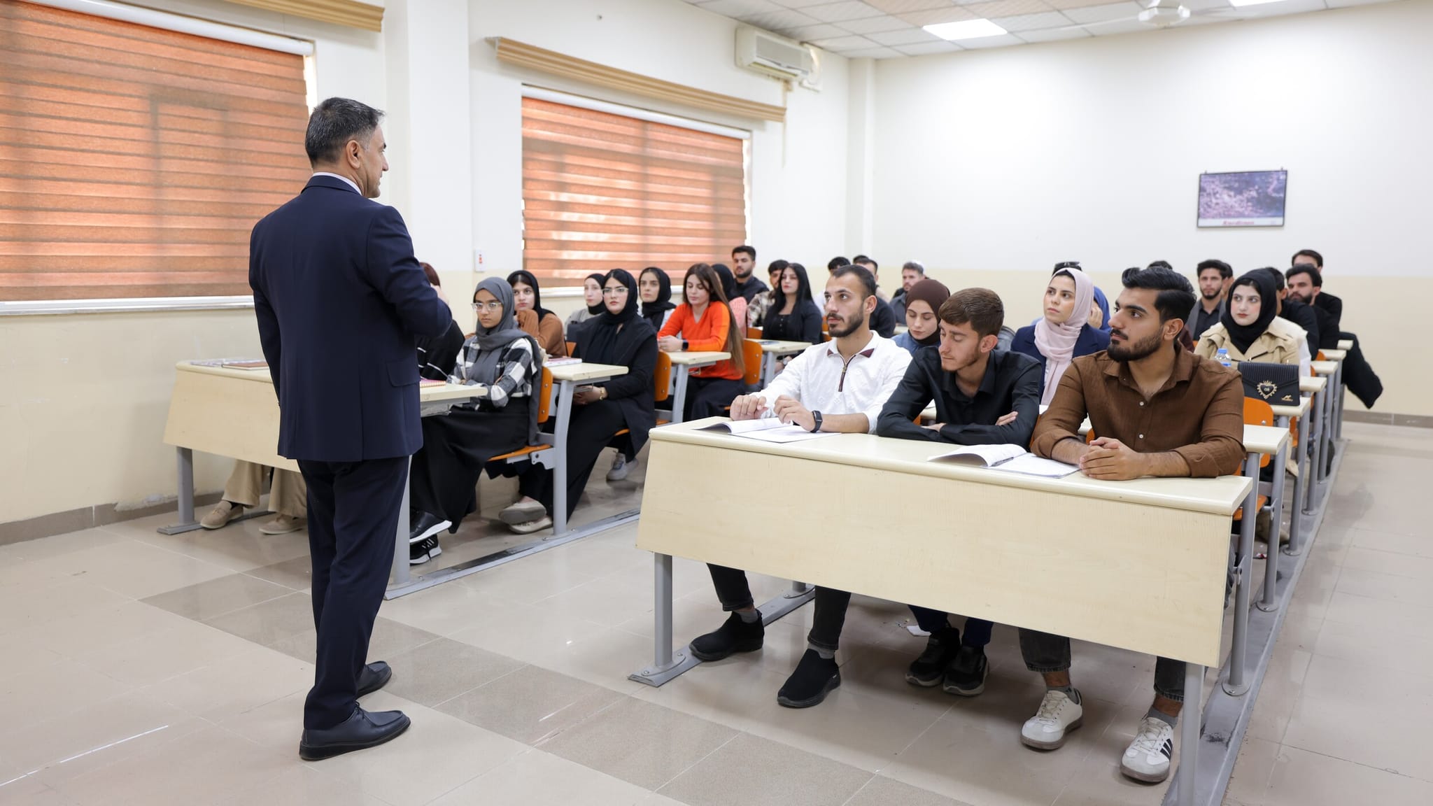 گرێبەستی 42 هەزار مامۆستای پەروەردە و خوێندنی باڵا نوێ دەکرێتەوە