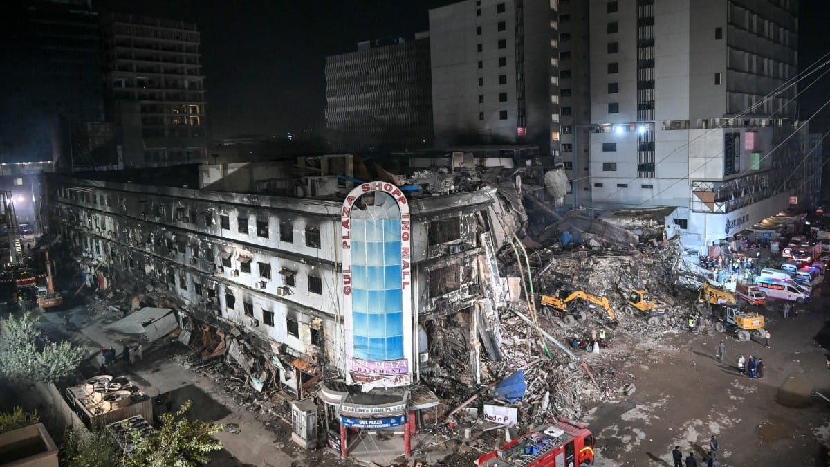 ژمارەی گیانلەدەستدان بەهۆی ئاگرەکەی پاكستان بۆ نزیکەی 50 کەس بەرز بووەوە