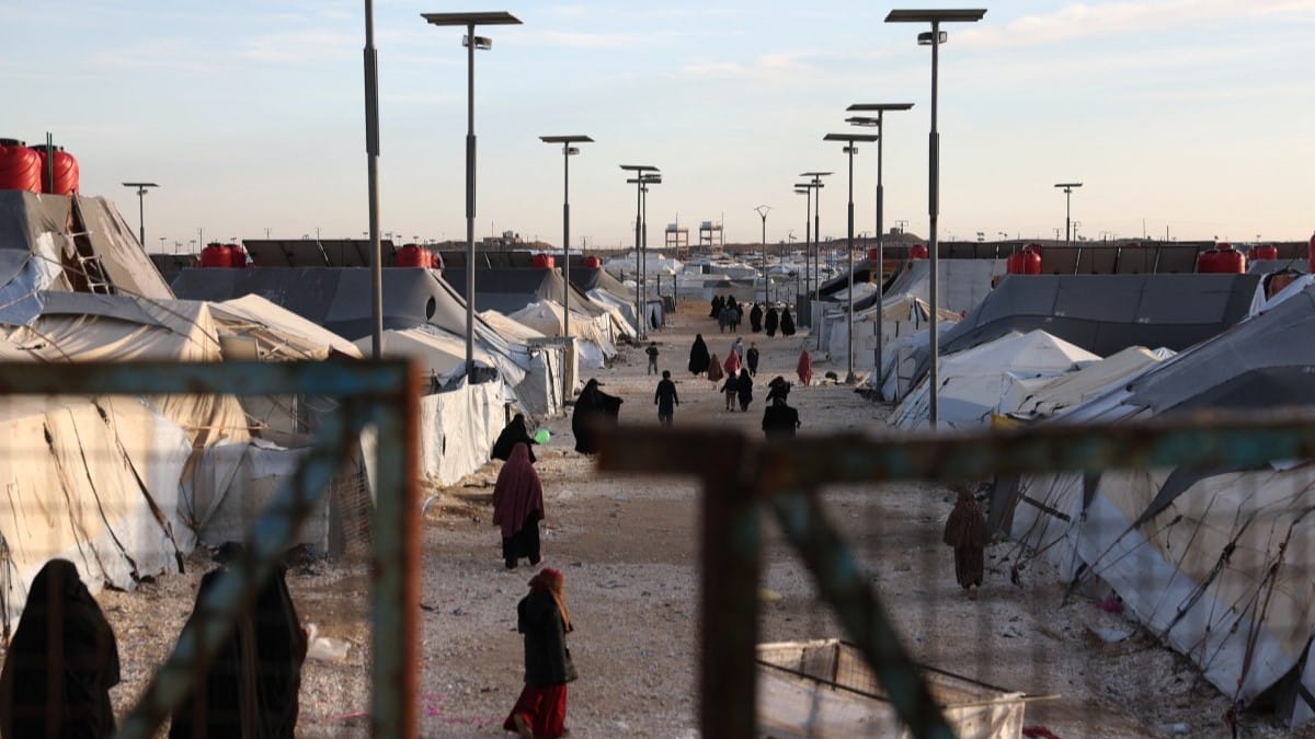 عێراق ئامادەیی خۆی بۆ دادگایکردنی زیندانییە داعشەکانی سووریا دەردەبڕێت