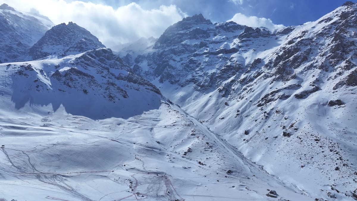 لە ئامێدی بەفر ڕێگای 100 گوندی داخستووە لە سلێمانیش هۆشداری دەدرێت