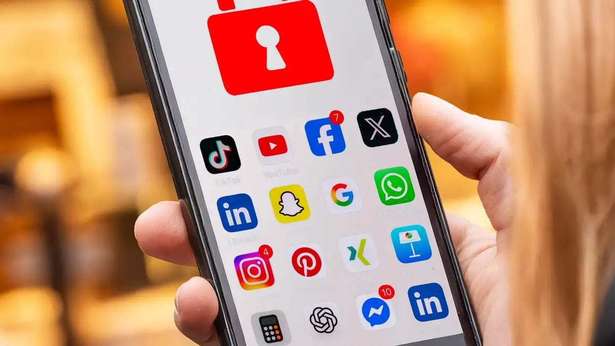 فەرەنسا سۆشیال میدیا لە منداڵان قەدەغە دەکات