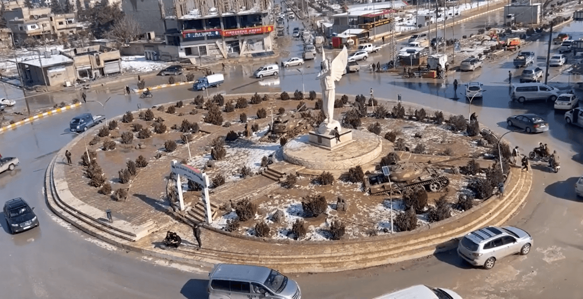 کۆبانێ لە ژێر گەمارۆیەکی سەختدایە