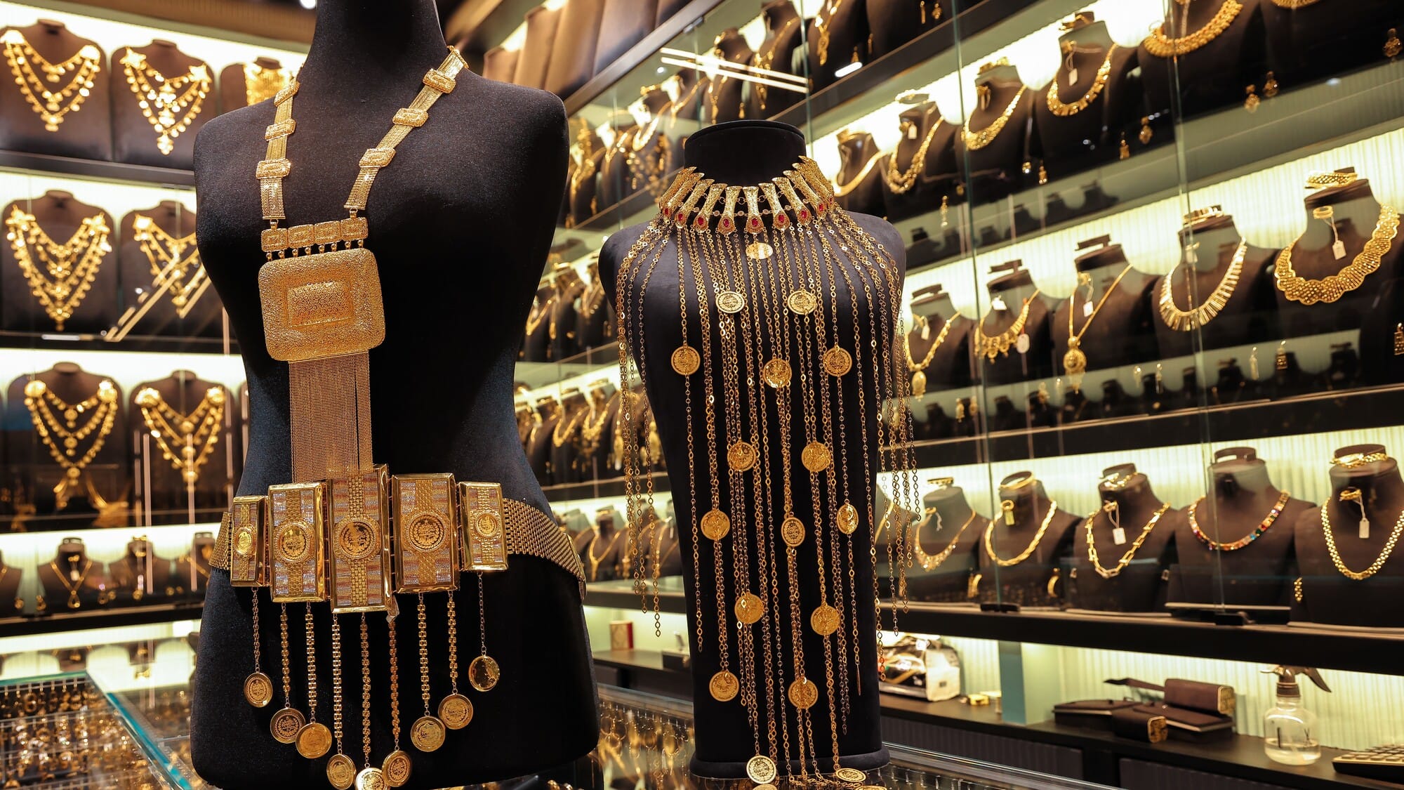 نرخی زێڕ لە بەرزبوونەوە بەردەوامە