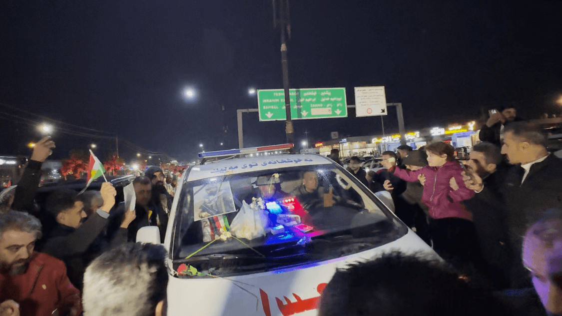 تەرمی ئەحمەد کەرکووکی گەیشتەوە و لە دهۆک بە گوڵ پێشوازی لێ کرا