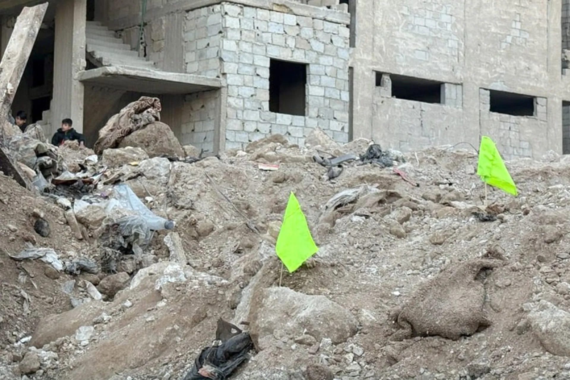 ڕوفاتی 11 کەس لە گۆڕێکی بەکۆمەڵدا لە دیمەشق دۆزرایەوە