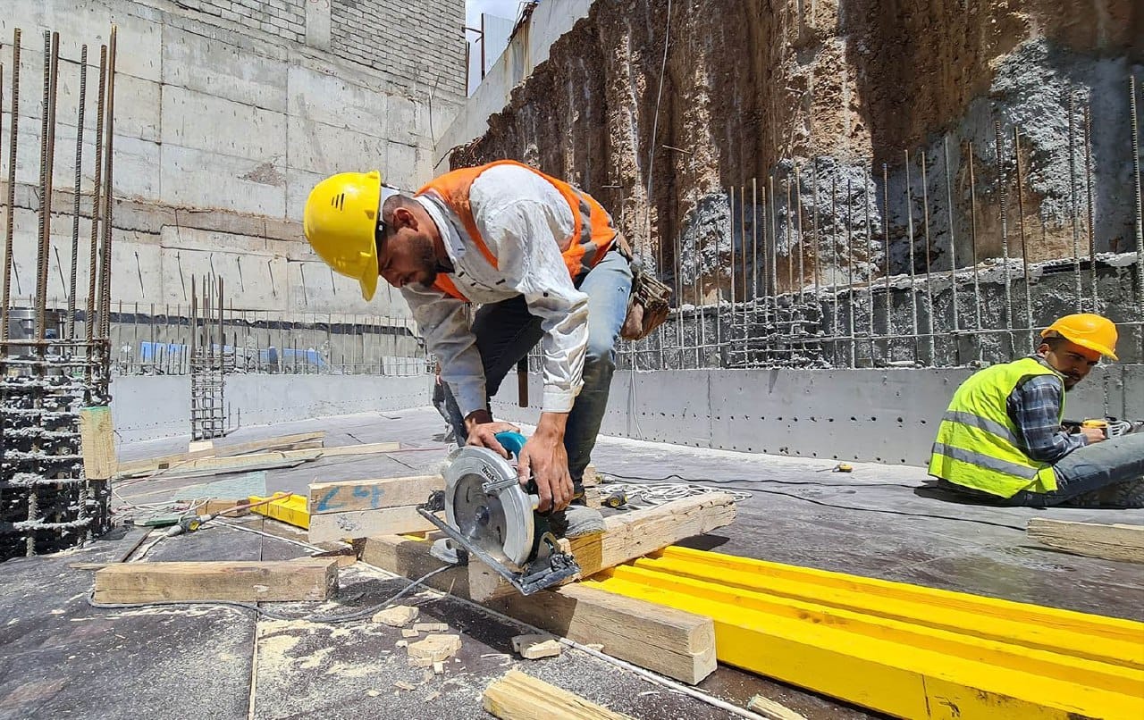 دەستەبەری کۆمەڵایەتی: هەر خاوەنکارێک کار بە کرێکاری خۆماڵی نەکات دۆسیەکەی دەبەینە دادگا