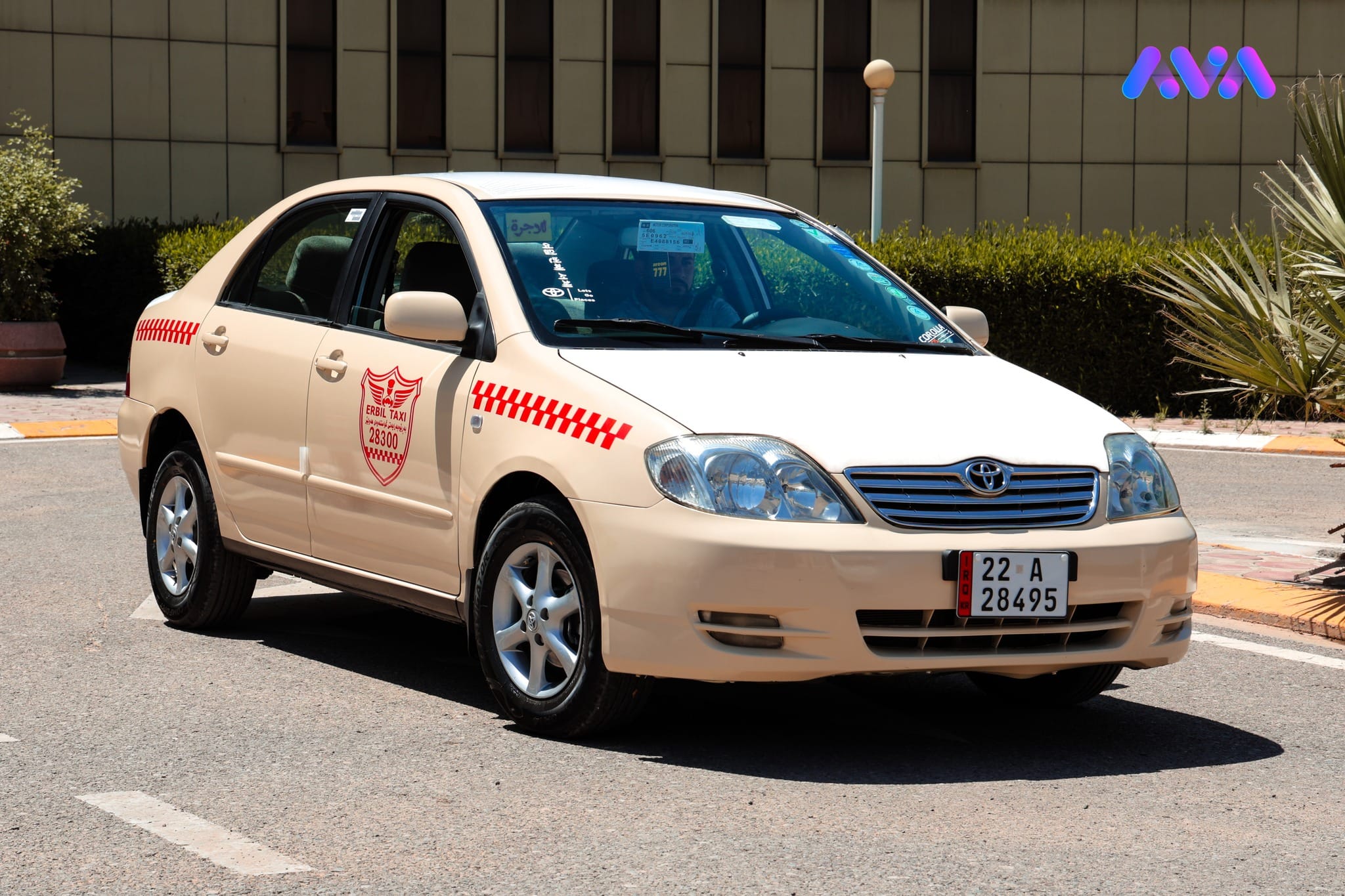 هاتووچۆی هەولێر بۆ شۆفێرانی تاکسی: هێمای ڕووناککەرەوە لەسەر سندووقی ئۆتۆمبێل دامەنێن