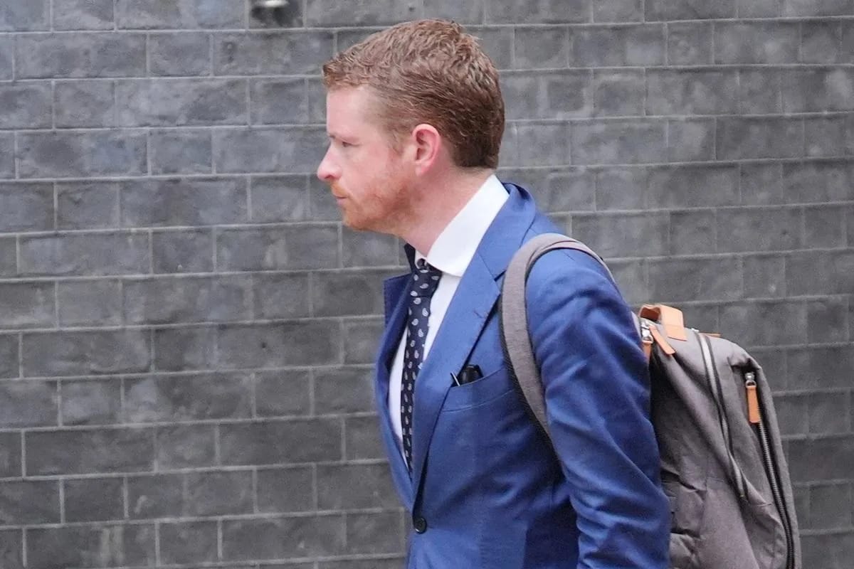 گەورە ڕاوێژکاری ستارمەر بەهۆی دۆسیەی ئێپستین دەستی لەکارکێشایەوە