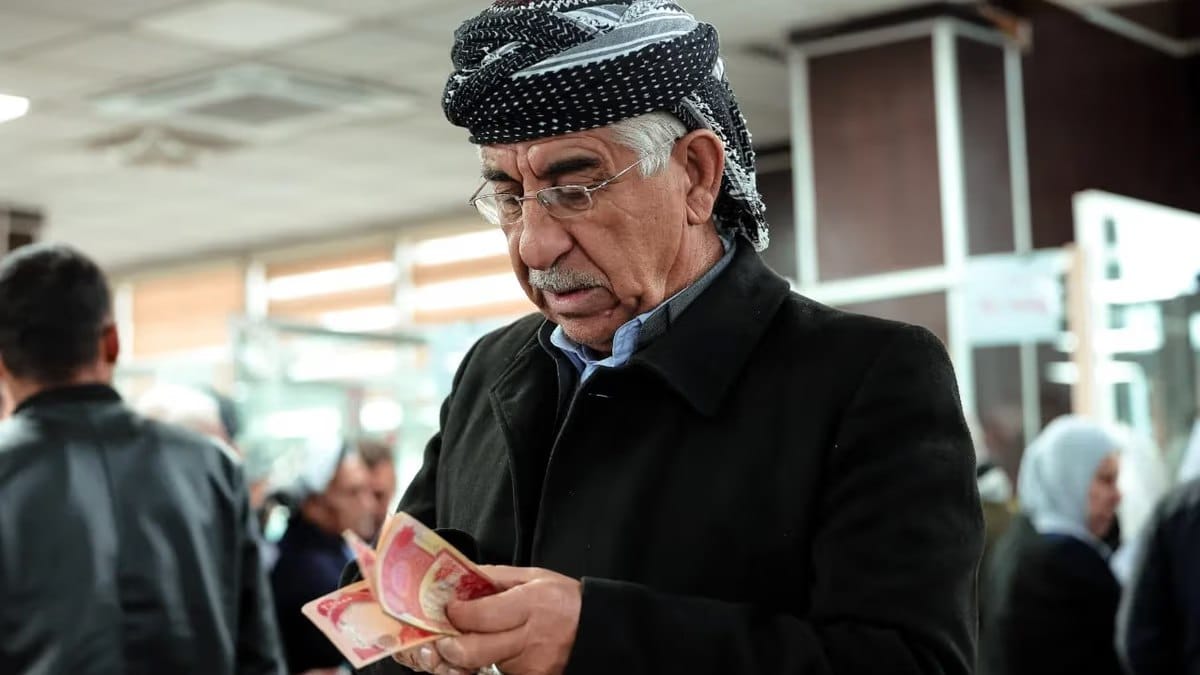 هەزاران پێشمەرگەی خانەنشین چەند مووچەیەک بەیەکەوە وەردەگرن