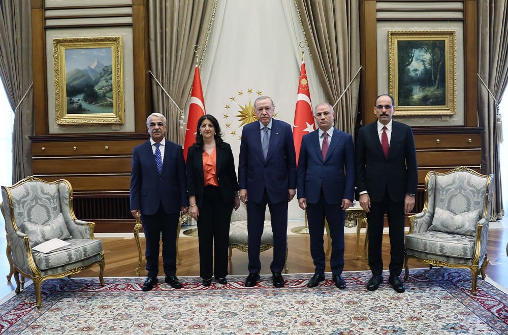 ئەردۆغان و شاندی ئیمراڵیی دەم پارتی کۆ دەبنەوە