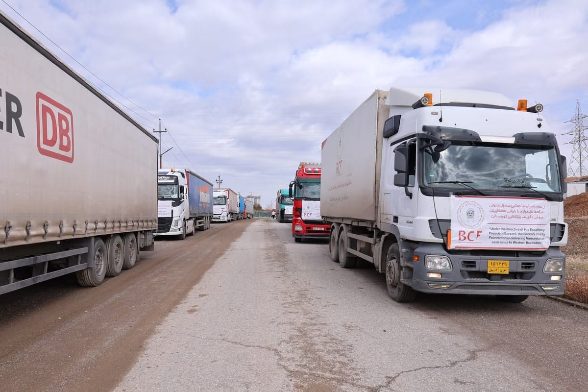 دەزگای خێرخوازی بارزانی 401 بارهەڵگری هاوکاریی مرۆیی دەگەیێنێتە ڕۆژئاوای کوردستان