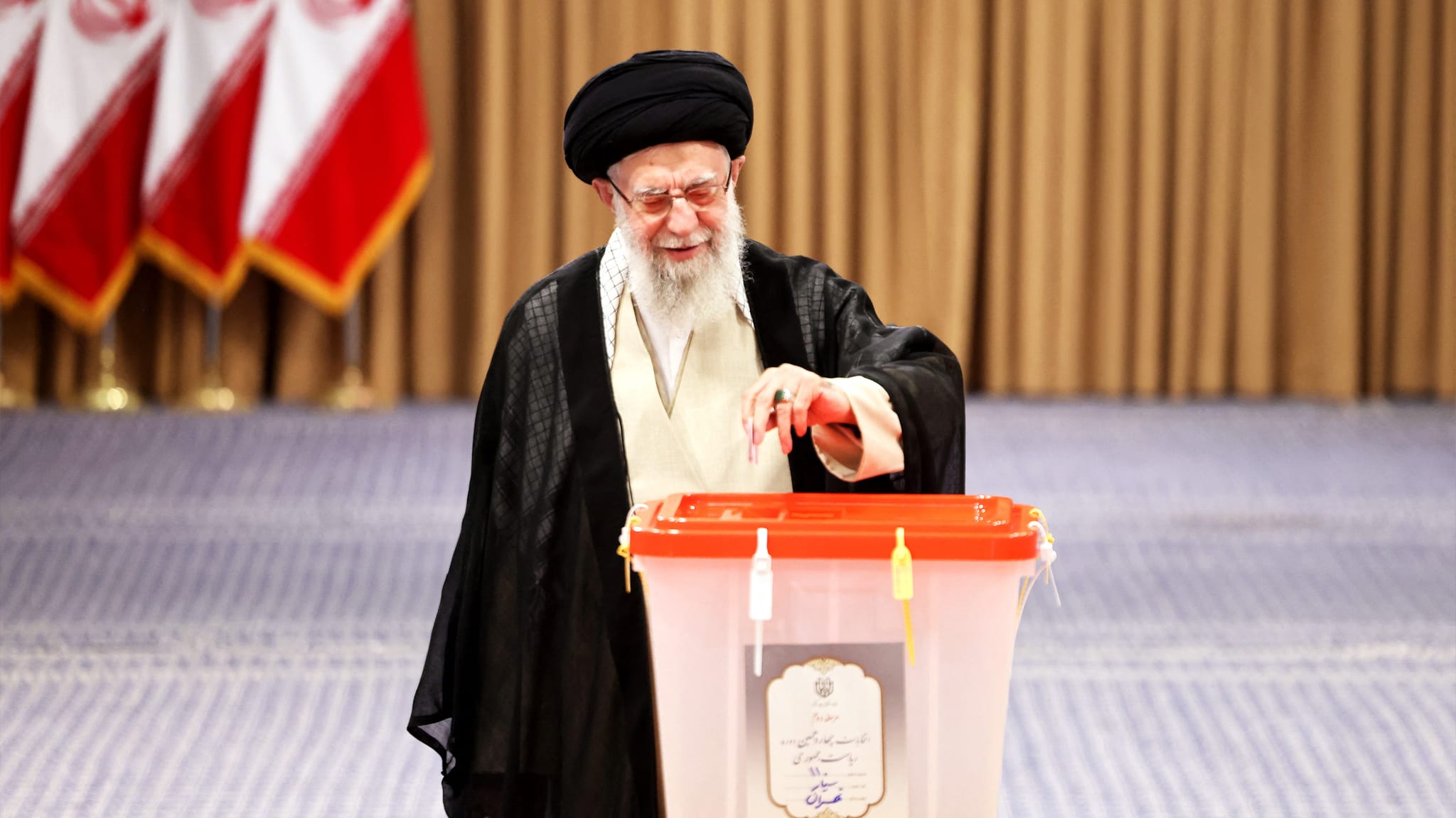 خامنەیی: هەڵبژاردن وەڵامێک بوو بۆ ئەو هەوڵانەی دەیانویست بایکۆت بکرێت