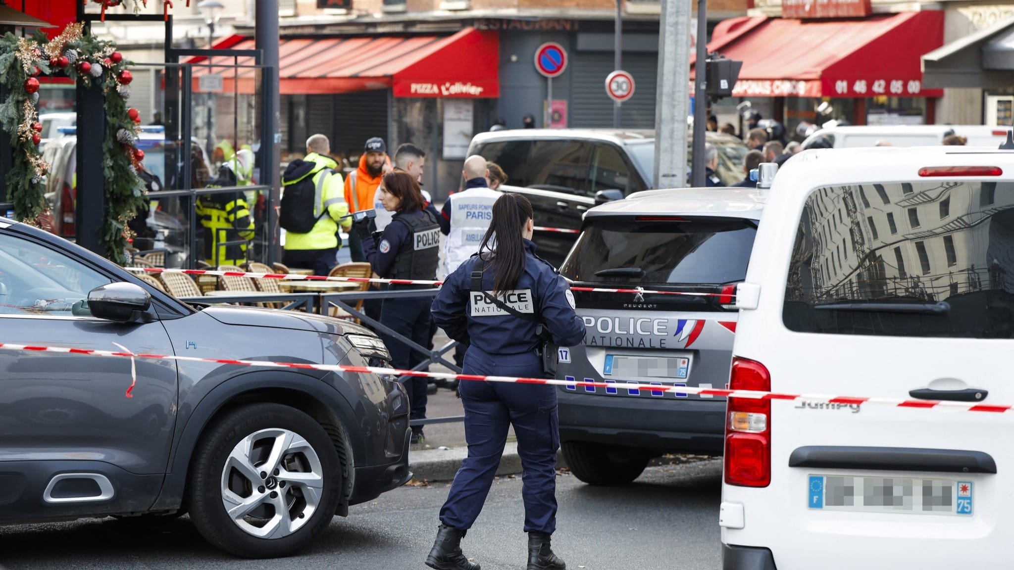لە فەرەنسا چوار کەس بە بارمتە دەگیرێن و هەڕەشەی کوشتنیان لەسەرە