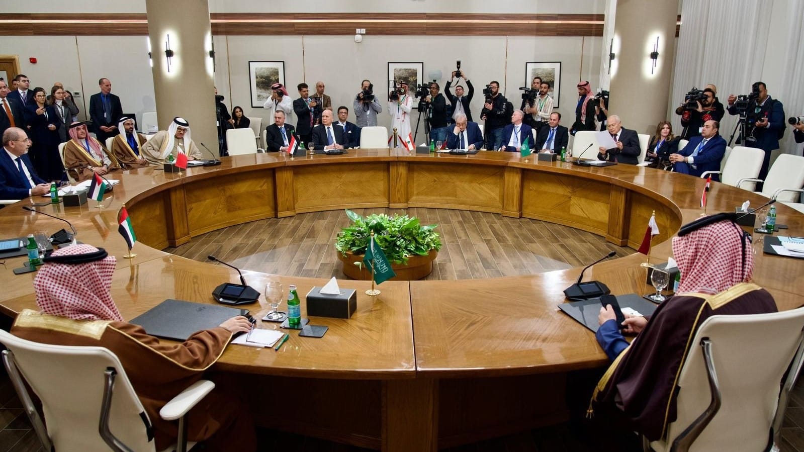 وڵاتانی عەرەبی: داوا دەکەین نوێنەرایەتیی UN بۆ هاوکاریکردنی سووریا دابمەزرێت