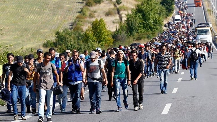 ژمارەیەک پەنابەری سووری لە تورکیاوە بۆ یۆنان دەڕۆن - وێنە: ڕۆیتەرز