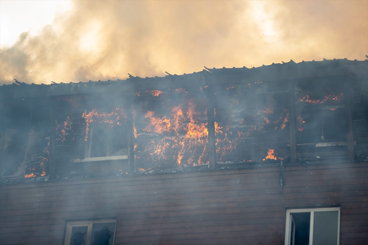 لە تورکیا باڵەخایەک ئاگری گرت و بەهۆیەوە 10 کەس گیانیان لەدەستدا