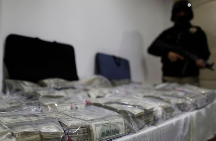 لە فڕۆکەخانەی بەیرووت دەست بەسەر بڕێکی زۆر پارەی قاچاغ دەگیرێت