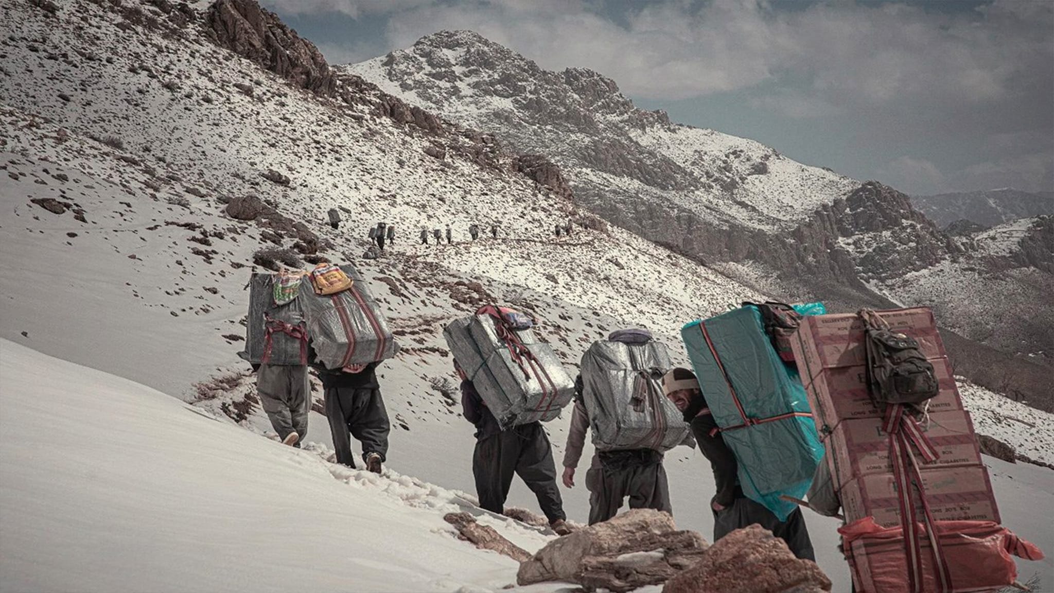 پێنج كۆڵبەری كورد بە تەقەی ڕاستەوخۆی سوپای ئێران بریندار دەبن