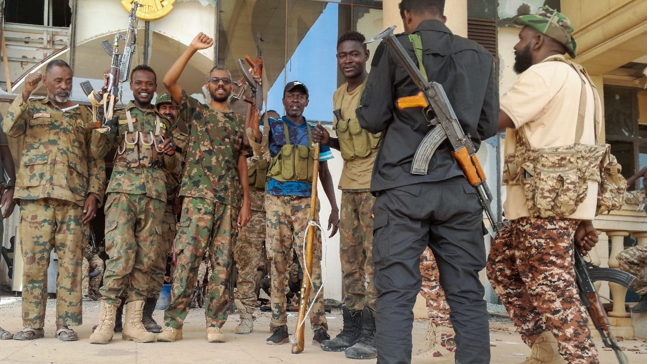 سوپای سوودان فڕۆکەخانەی نێودەوڵەتی خەرتووم کۆنترۆڵ دەکاتەوە