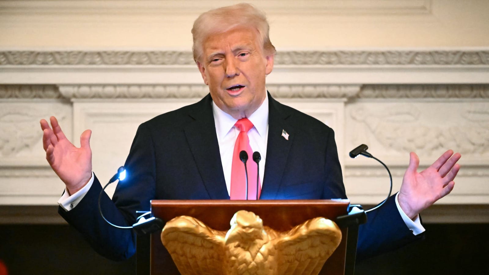 ترەمپ توڕەیە لە پووتین و هەڕەشەی باجی زیادە لەسەر نەوتی ڕووسیا دەکات