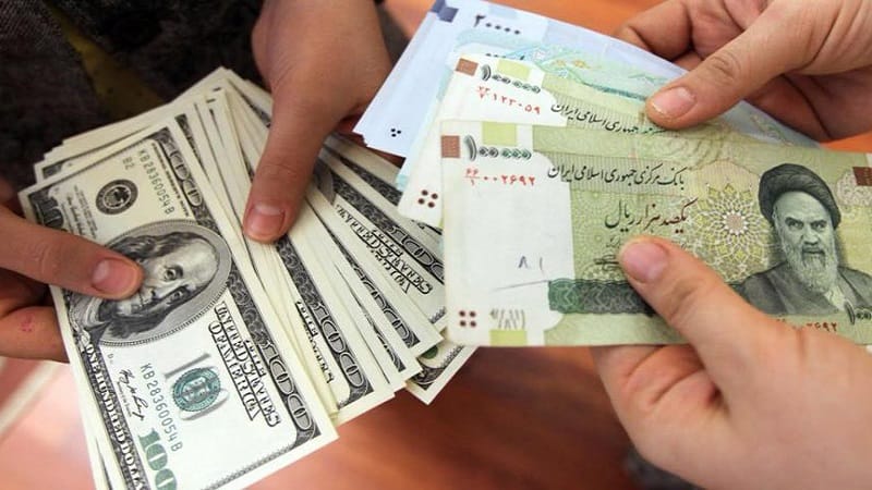 تمەن بەهاکەی بە نزیکەی 50% لە دەست دەدات