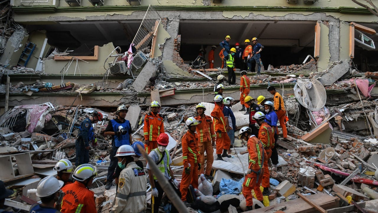 گیانلەدەستدان بەهۆی بوومەلەرزەکەی میانمار سێ هەزار کەسی تێپەڕاند