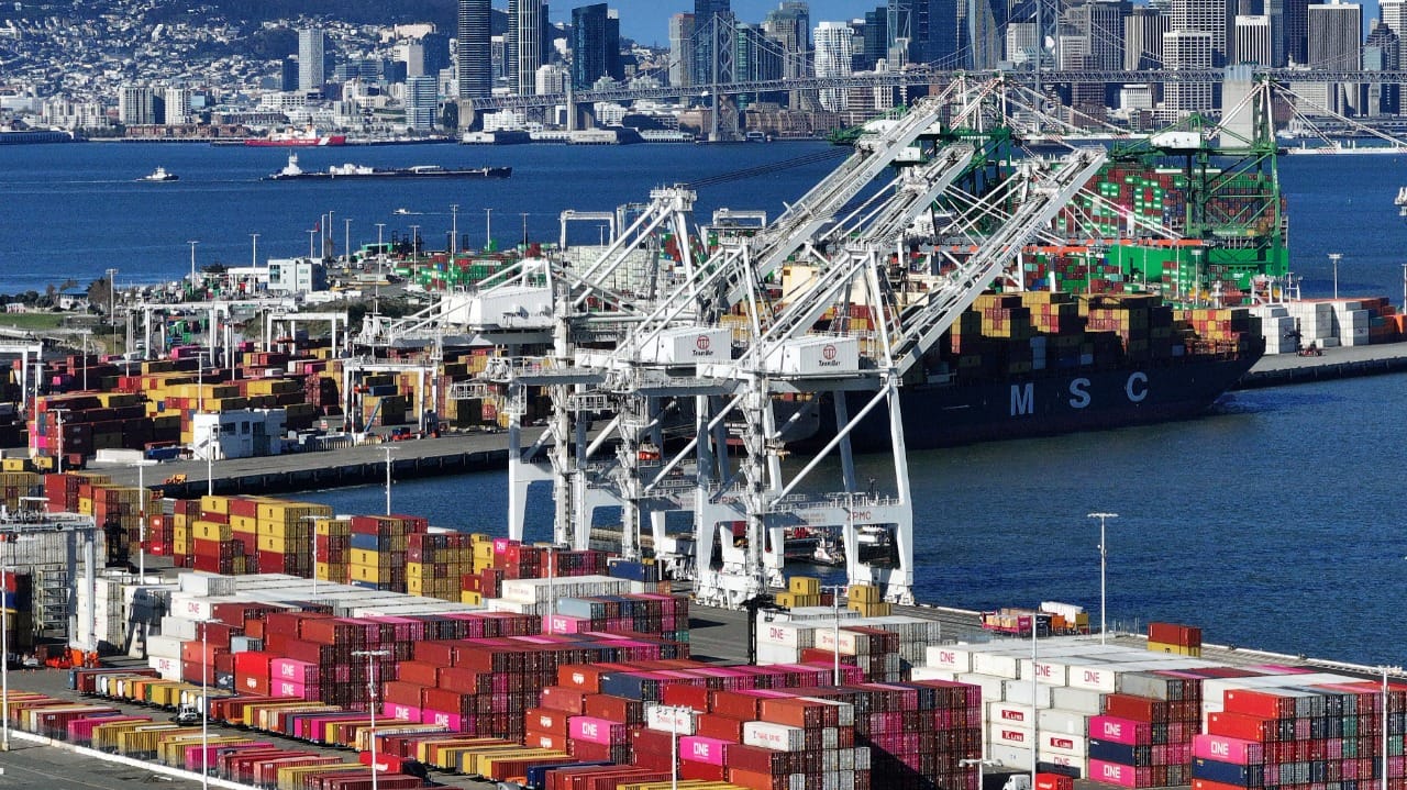 ڕێکخراوی بازرگانی جیهانی بۆ ڕووبەڕووبونەوەی بڕیارەکانی ترەمپ داوای کۆبوونەوەی بەپەلە دەکات