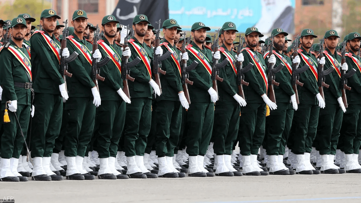 ئێران: باسکردنی توانا سەربازییەکانمان هێڵی سوورە