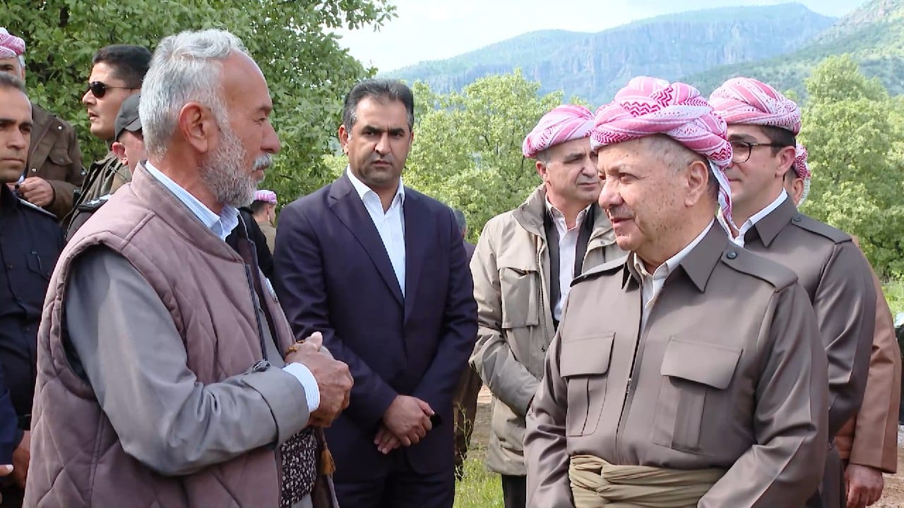 بە وێنە؛ سەرۆک مەسعوود بارزانی سەردانی باوکی ئاڤێستای کرد