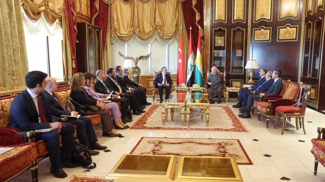 سەرۆک بارزانی پێشهاتەكانی ناوچەكە لەگەڵ جێگری وەزیری دەرەوەی تورکیا تاوتوێ دەکات