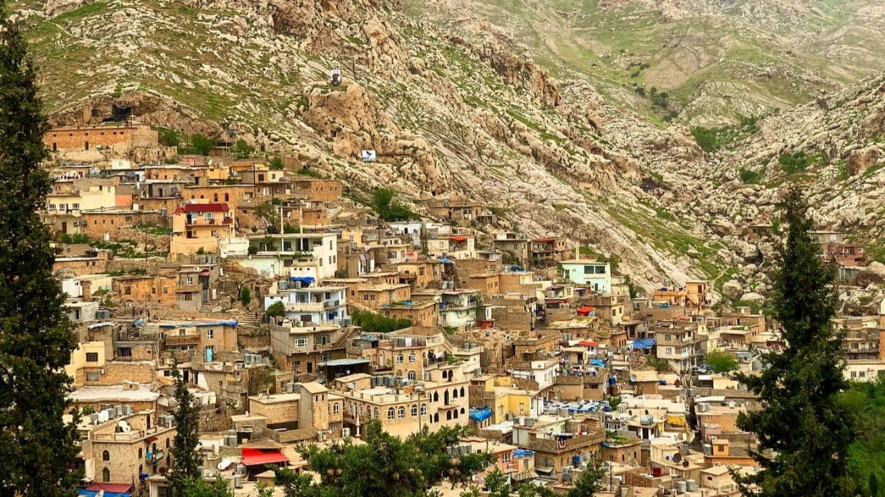 لە گوندێکی ئاکرێ ماوەی 100 ساڵە کریستیان و موسڵمانەکان پێکەوە دەژین