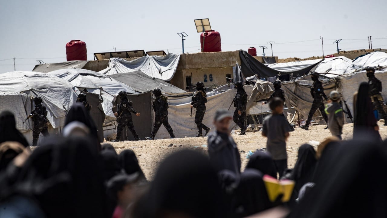 چوار داعش لەنێو كەمپی هۆل دەستگیر دەكرێن