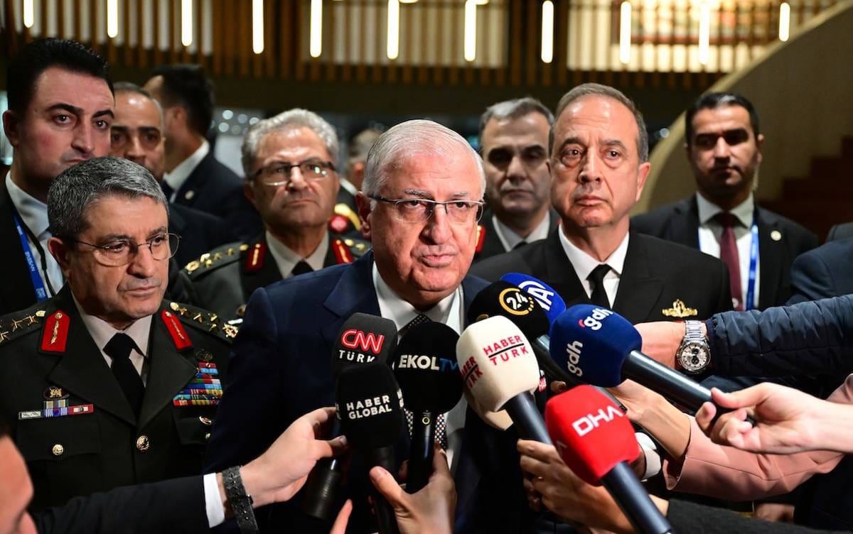وەزیری بەرگریی تورکیا: پەکەکە درۆنمان تێدەگرن و سەربازمان دەکوژن