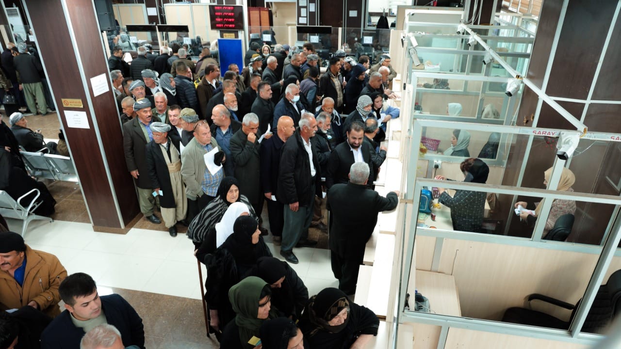 خانەنشینانی هەولێر و دهۆک داوای خەرجکردنی شەش مووچە بنەڕەتییەکە دەکەن