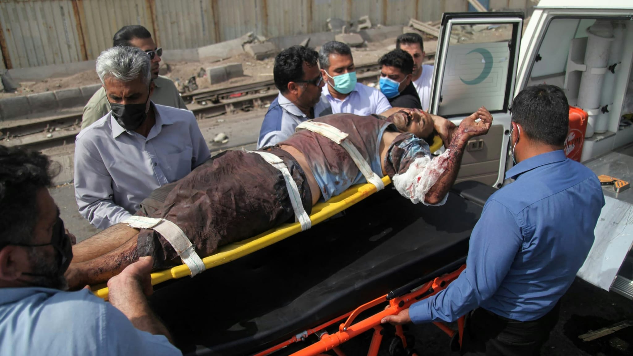 ژمارەی قوربانیانی تەقینەوەکەی ئێران بەرزدەبێتەوە و پزشیکیان فەرمانێک دەردەکات