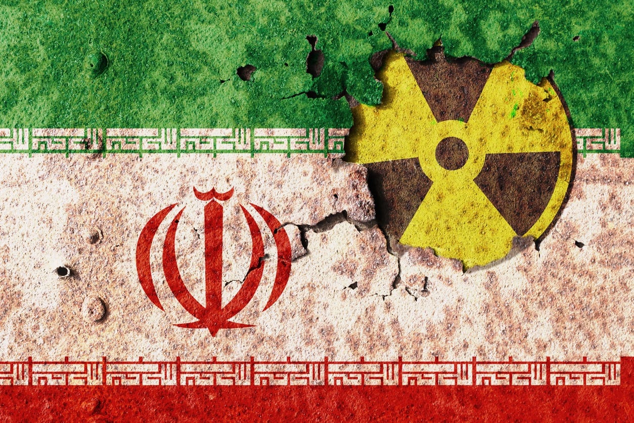 سەرۆکی پەرلەمانی ئێران هۆشداریی دەداتە وڵاتانی دراوسێ