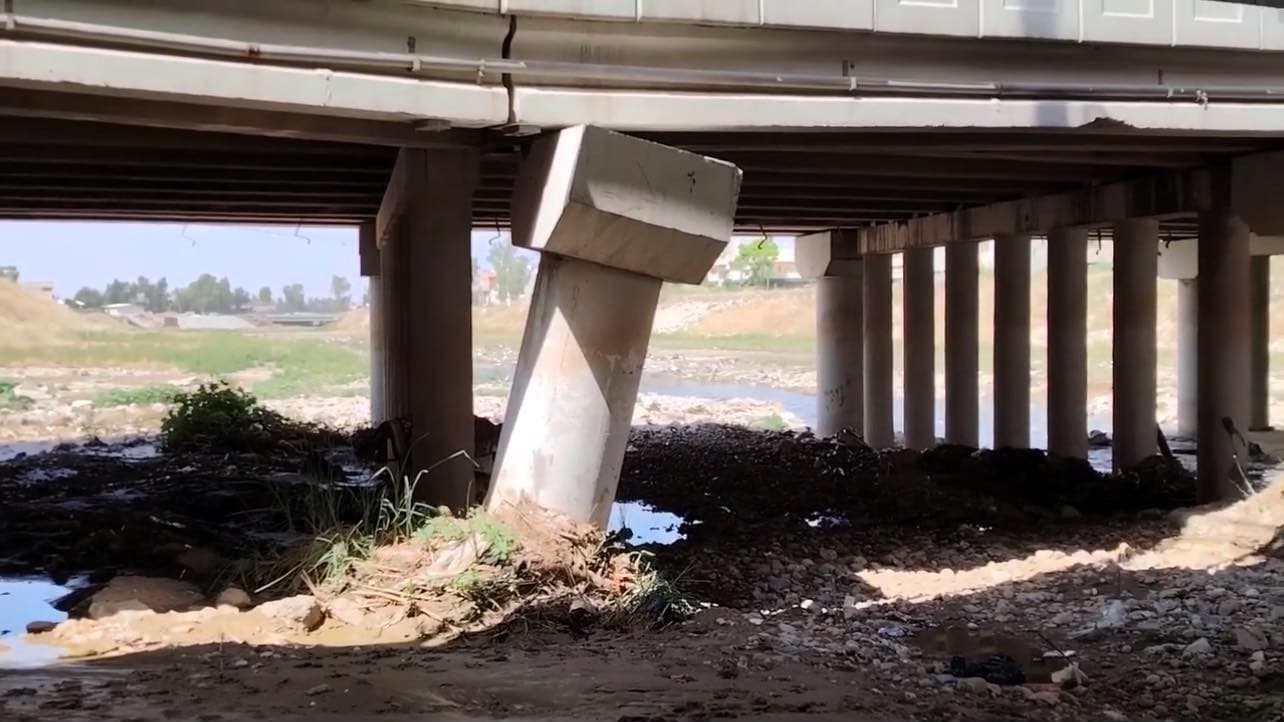 پردێكی مووسڵ پێش کردنەوەی دەڕووخێت