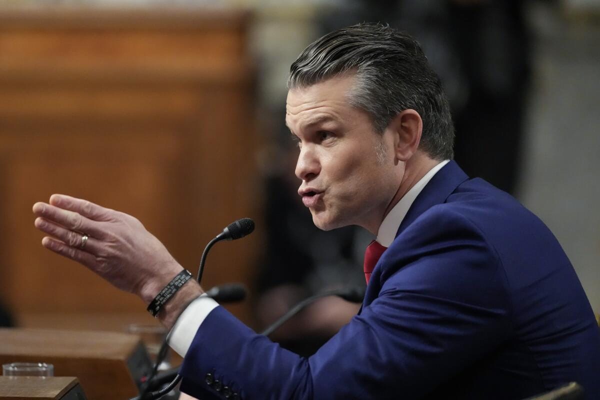 ترەمپ پێش خۆی وەزیری بەرگریی وڵاتەکەی دەنێرێتە ڕۆژهەڵاتی ناوەڕاست