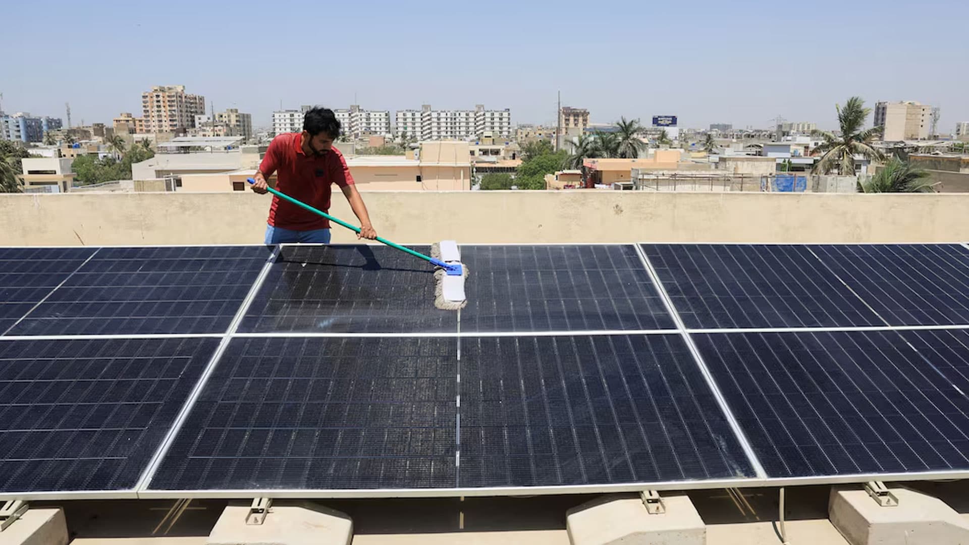 وەزارەتی کارەبای عێراق گرێبەست لەگەڵ ژمارەیەک کۆمپانیای نوێی دانانی سیستمی وزەی خۆر دەکات