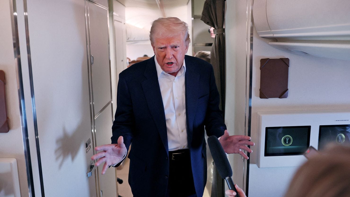 ترەمپ: هەوڵ دەدەم بەبێ بۆردوومان پرسی ئەتۆمیی ئێران چارەسەر بکەم