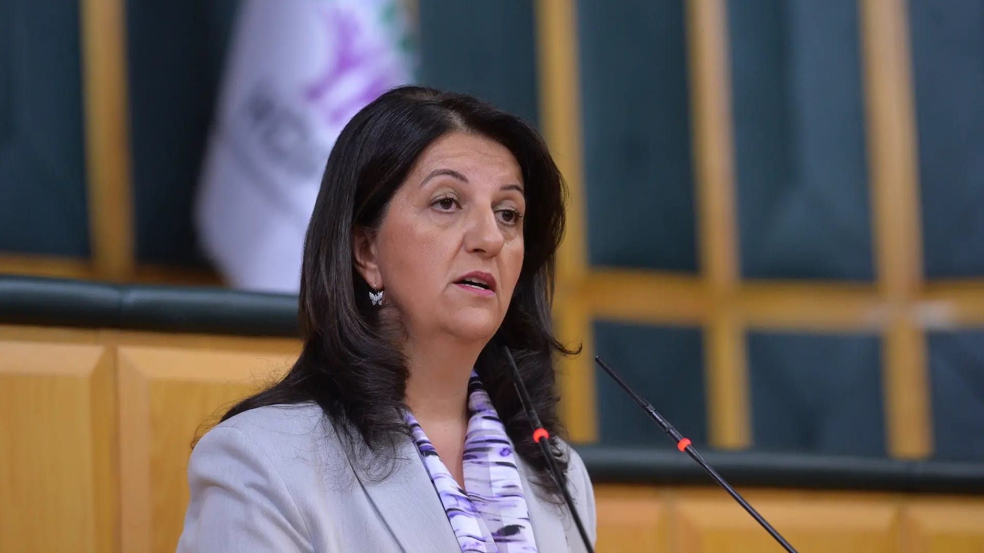 پەروین بوڵدان: بەئەگەرێكی زۆرەوە ئۆجەلان بەشێوەی تەكنیكی بەشداری كۆنگرەی پەكەكەی كردووە