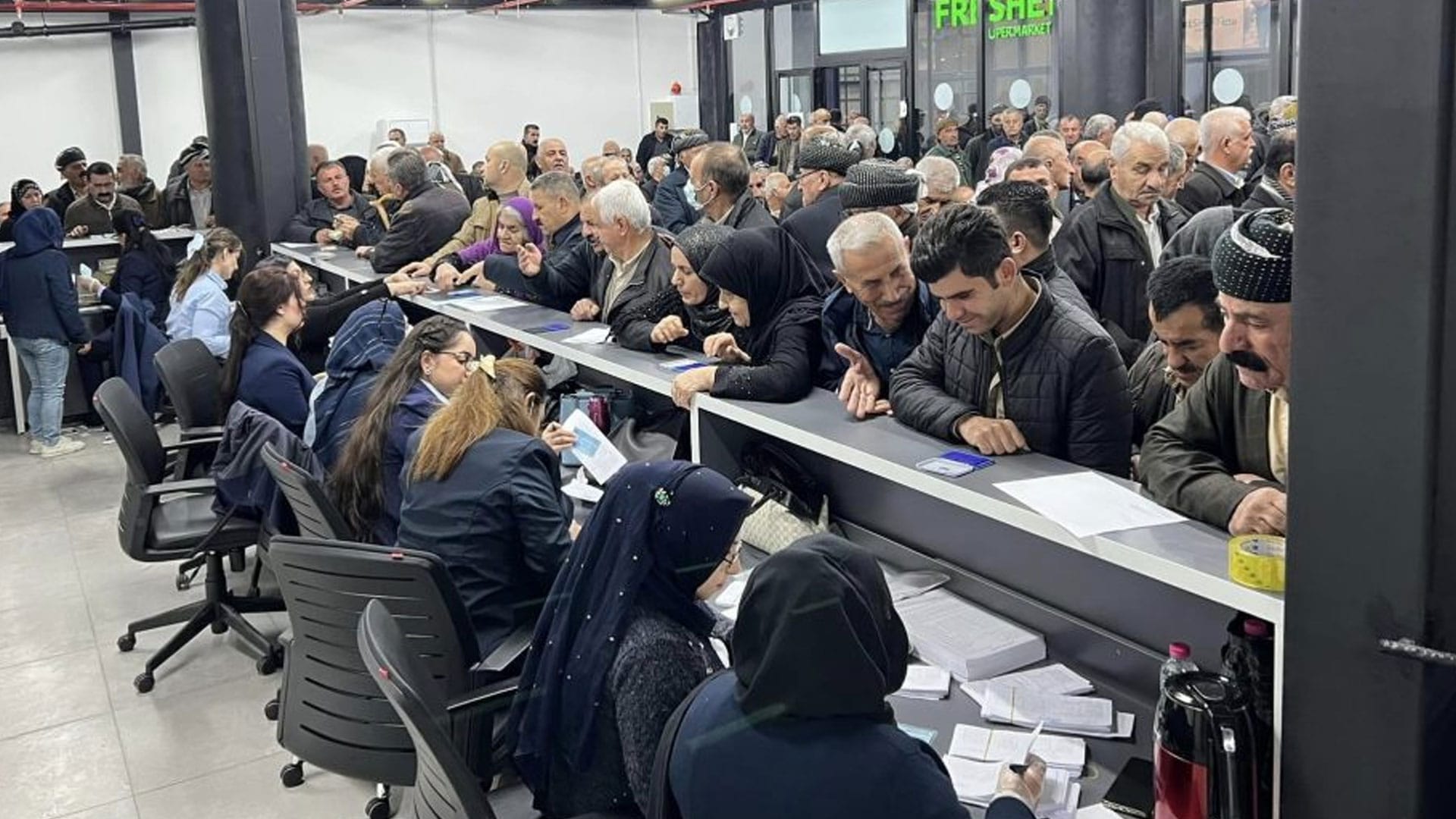 خانەنشینی هەرێم بۆ فەرمانبەران: تا نەگەنە بەرواری لەدایکبوونتان خانەنشین ناکرێن