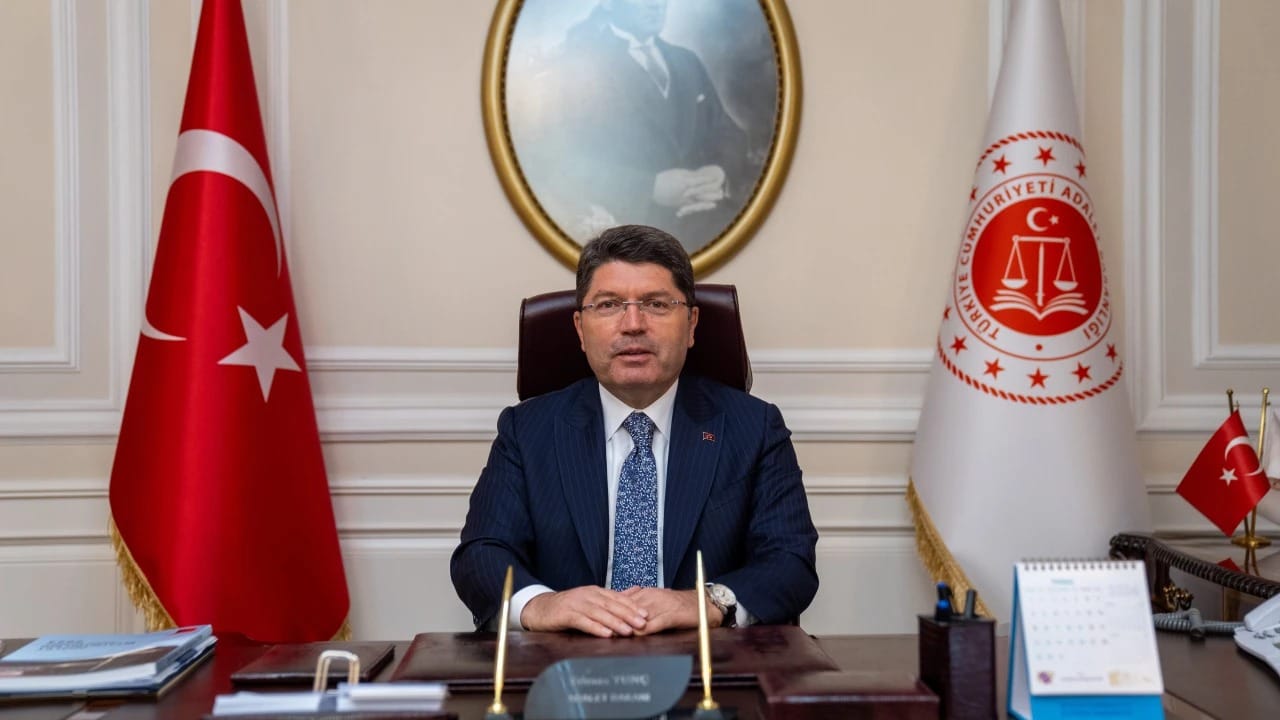 وەزیری دادی تورکیا: داوای پێداچوونەوە بە بڕیاری سزای ئۆجەلان ڕێگەپێدراو نییە