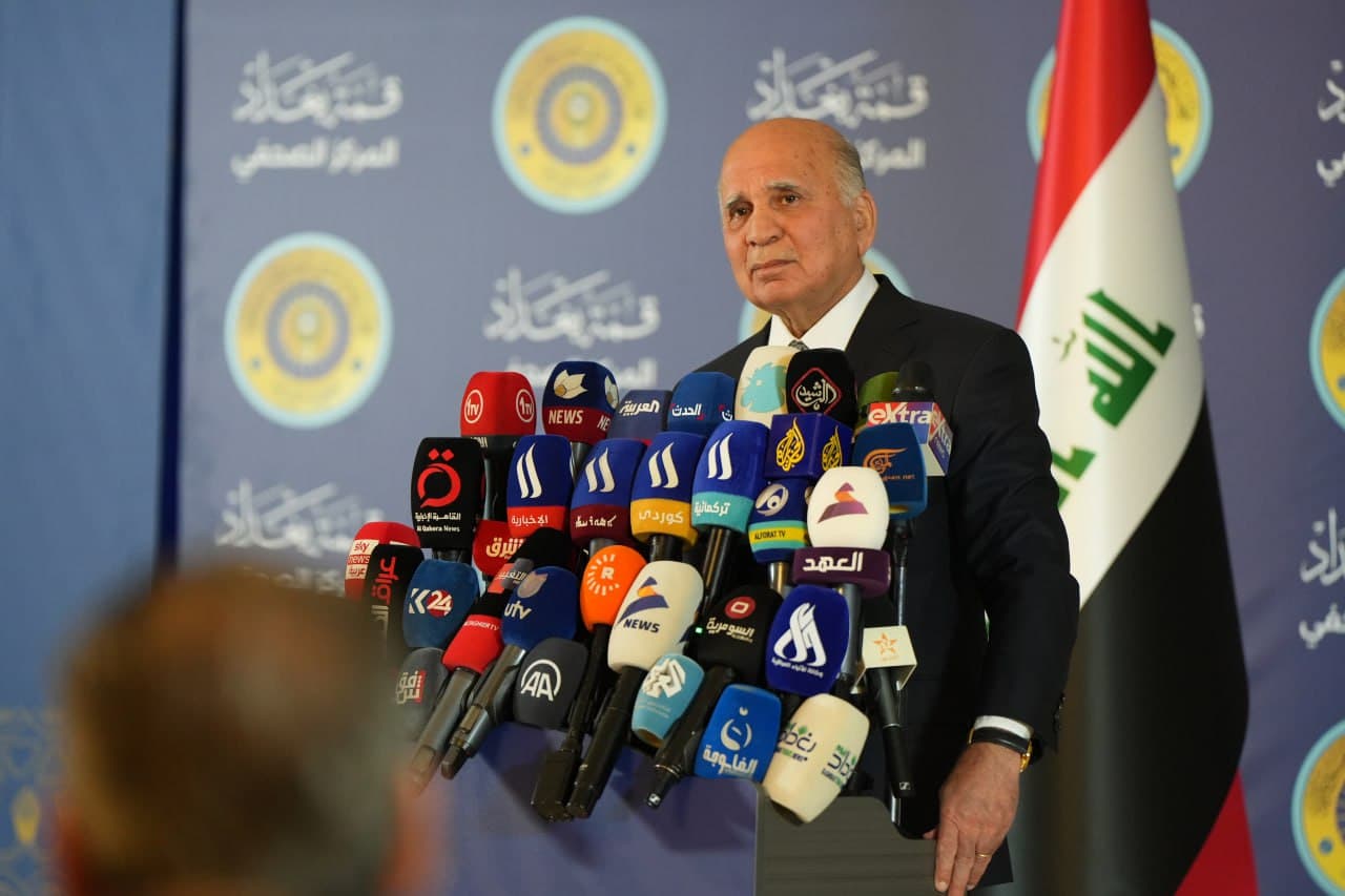 فوئاد حوسێن: هەرێمی کوردستان هاوکاری چەکدانانی پەکەکە دەکات