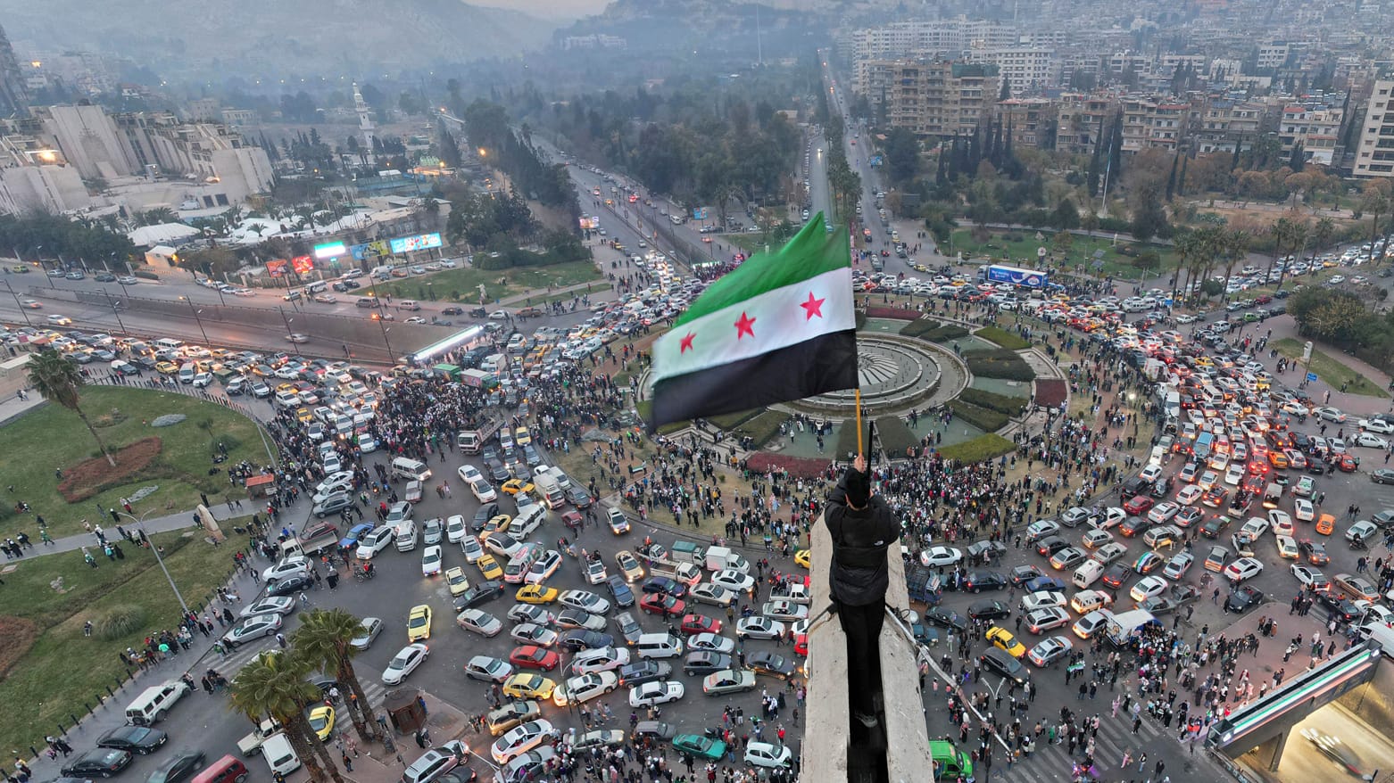 دیمەشق و ئیدارەی خۆسەر لەبارەی دەستوور لە دانوستان دان