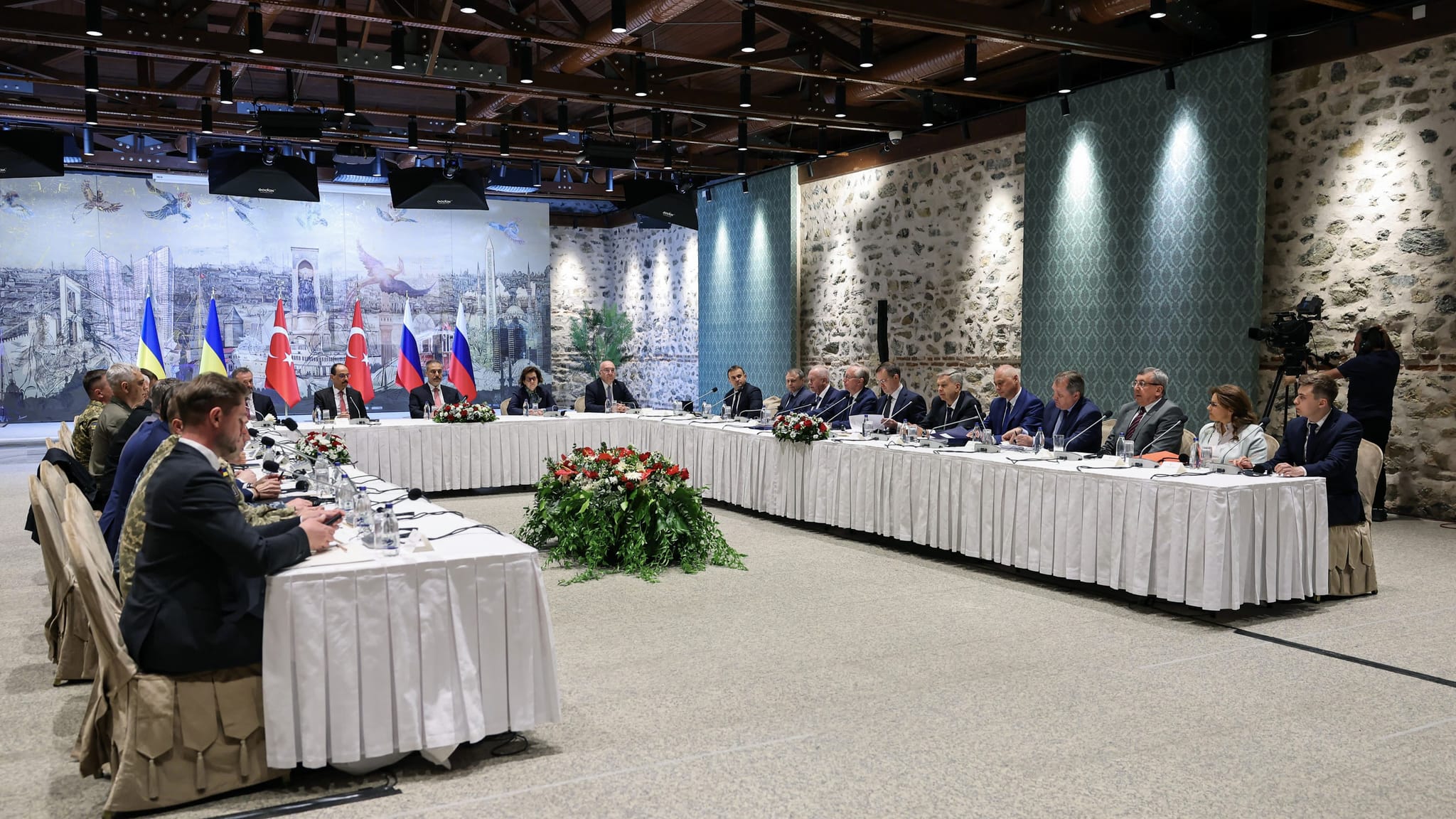 کرێملن: بەردەوامی بە دانوستانەکان دەدەین و ڕێگەچارەی ئاشتی بژاردەی ڕووسیایە