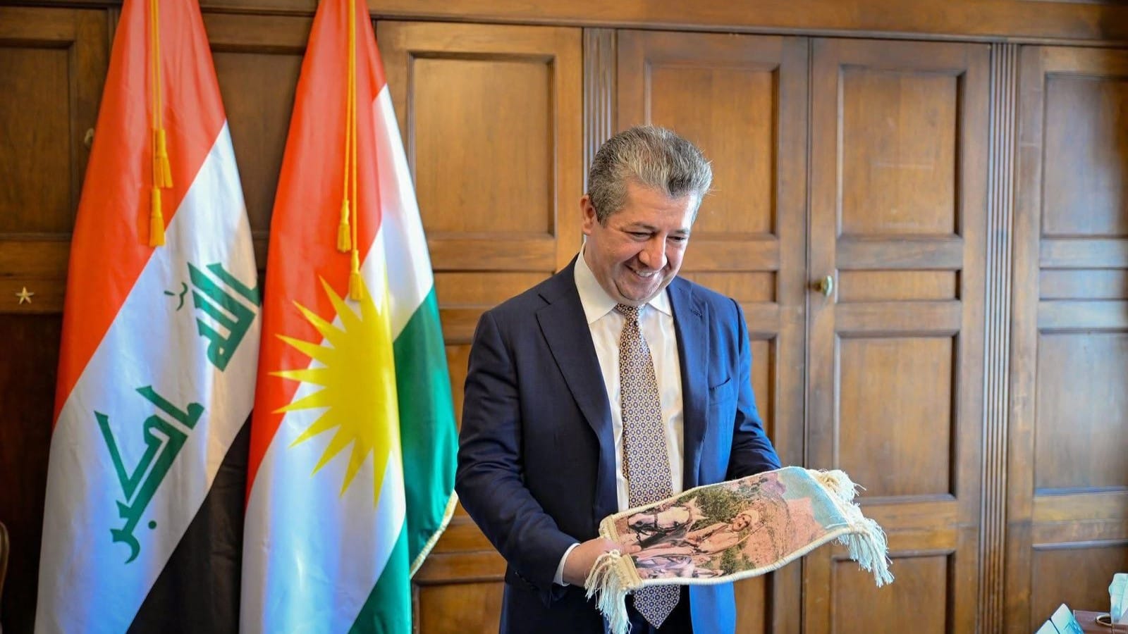 وێنەیەکی بارزانیی نەمر لە واشنتن سەرنجی سەرۆکوەزیران مەسرور بارزانی ڕادەکێشیت