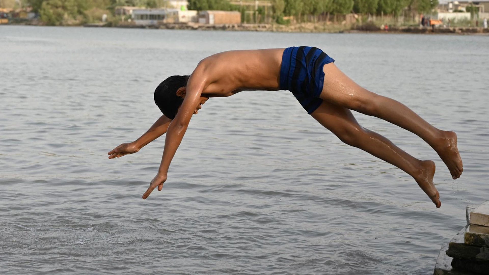 هۆشداریی دەدرێت بە گەشتیاران لە مەلەکردن لە ڕووبار و زێیەکان