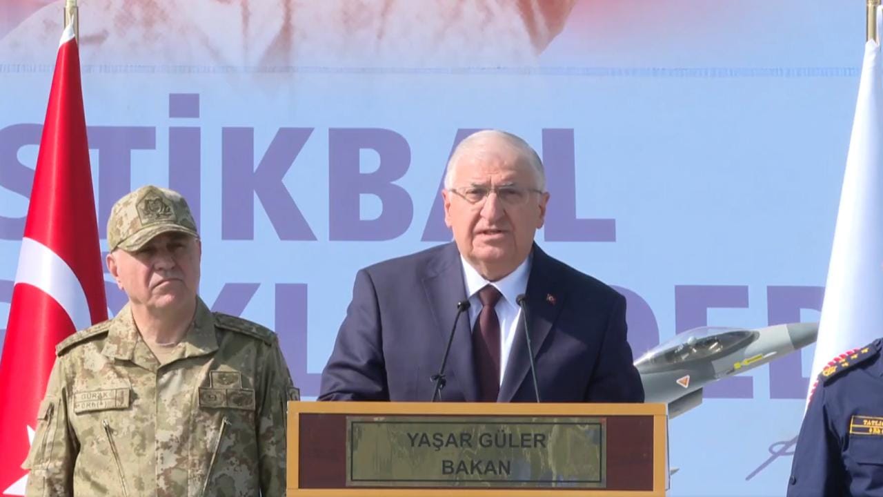 وەزیری بەرگریی تورکیا: بە هەستیارییەوە کار بۆ پڕۆسەی ئاشتی دەکەین